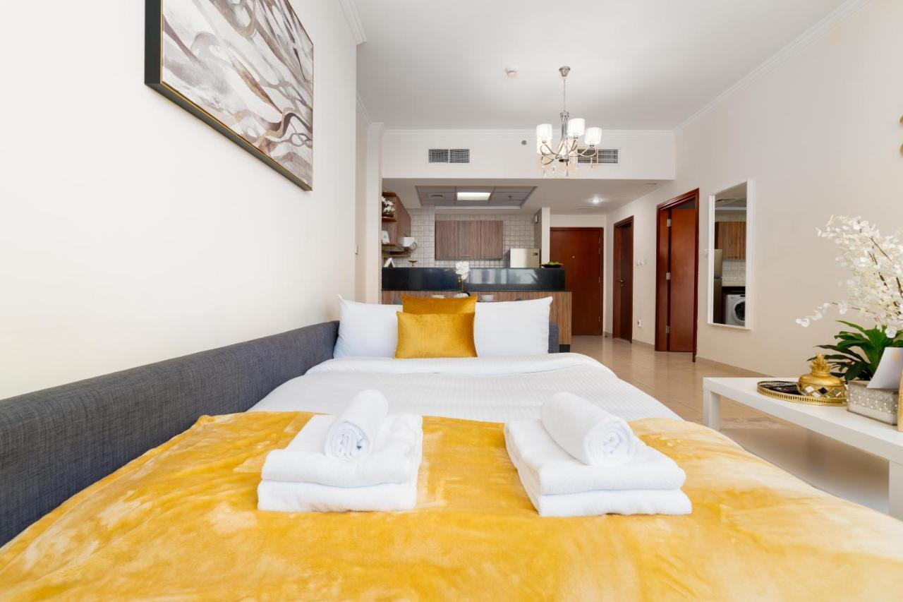 Spacious 2 Beds 5 Min Walk From Dubai Mall With Brand New Gym And Rooftop Swimming Pool Daire Dış mekan fotoğraf