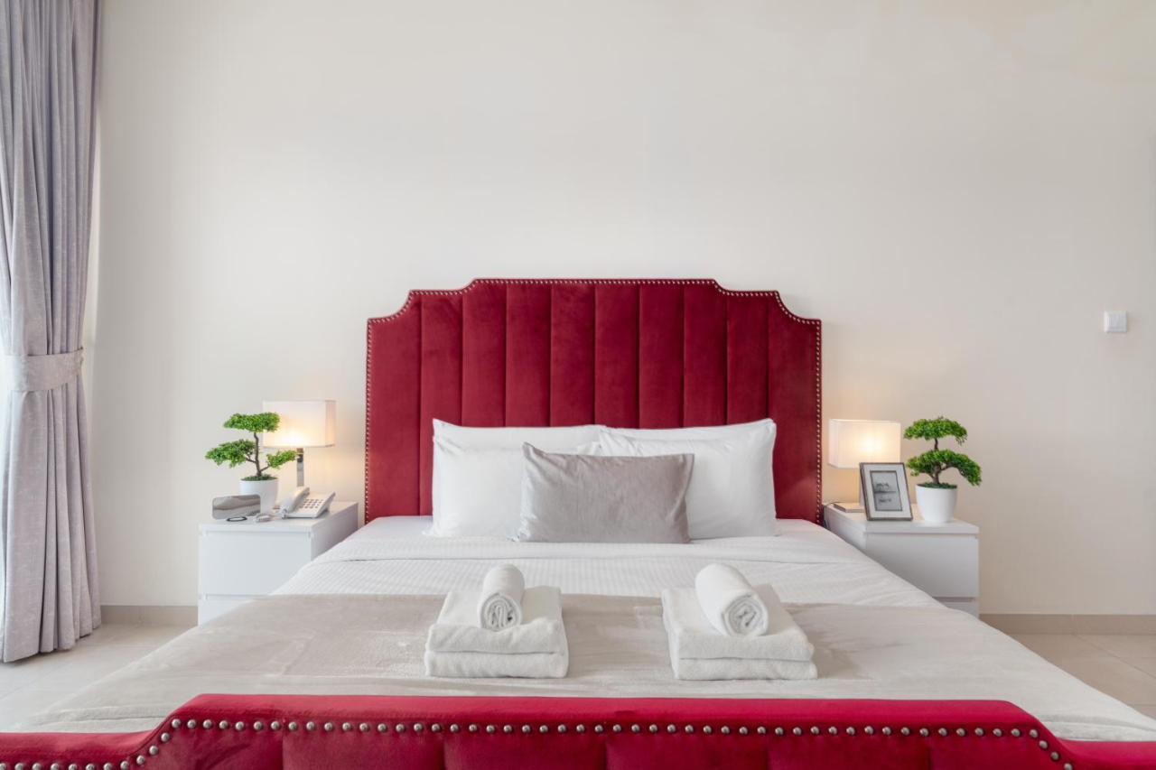 Spacious 2 Beds 5 Min Walk From Dubai Mall With Brand New Gym And Rooftop Swimming Pool Daire Dış mekan fotoğraf