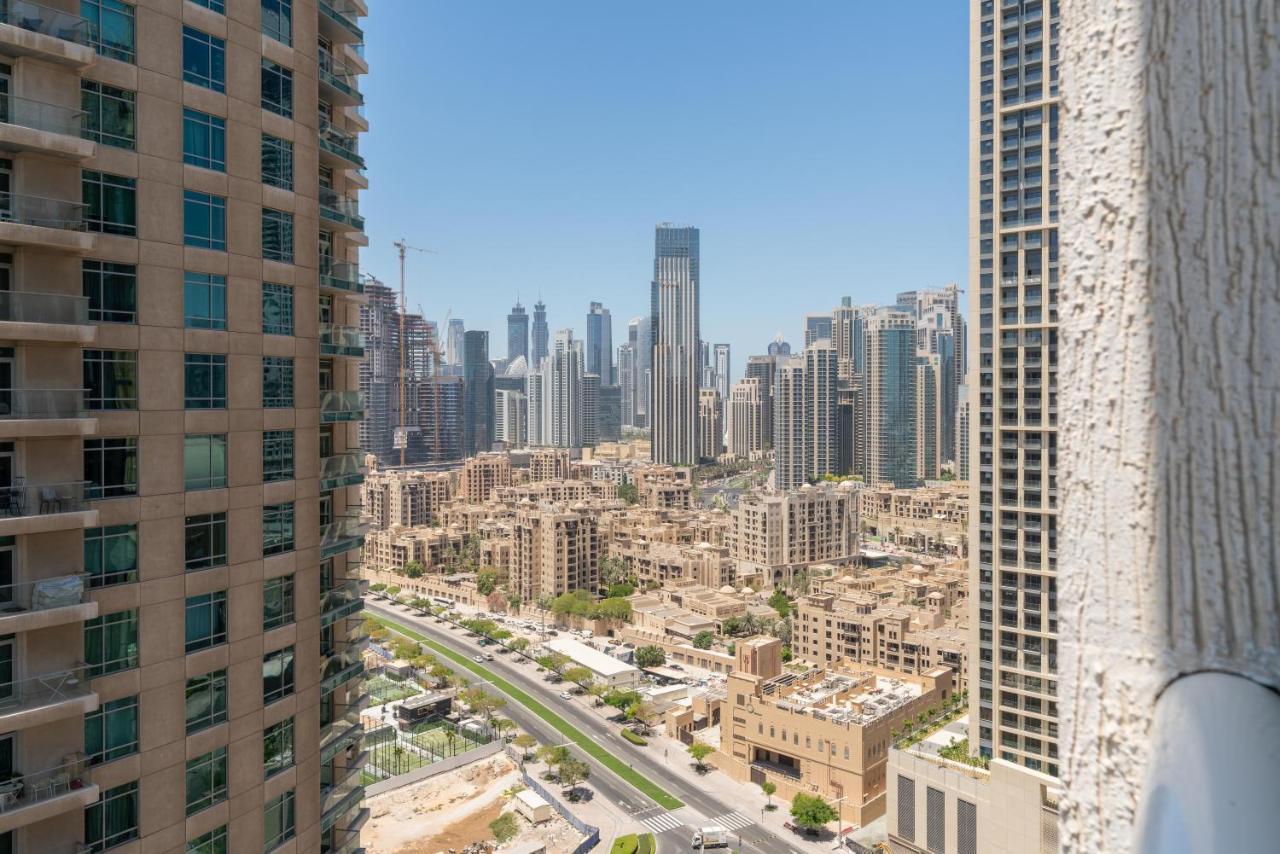 Spacious 2 Beds 5 Min Walk From Dubai Mall With Brand New Gym And Rooftop Swimming Pool Daire Dış mekan fotoğraf